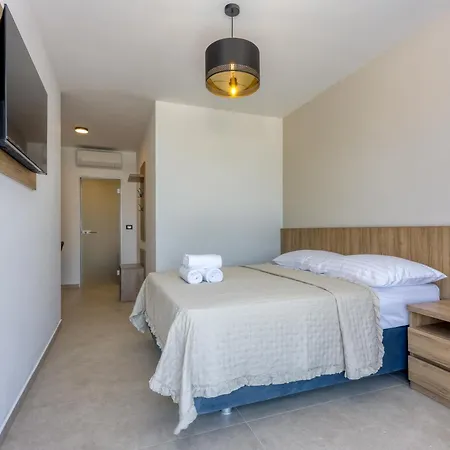 Sunrise Beachfront Ii Nocleg ze śniadaniem 3*