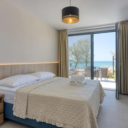 Sunrise Beachfront Ii Bed and Breakfast 3*