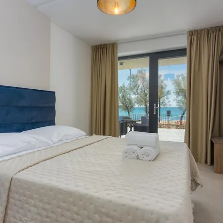 Sunrise Beachfront Ii Bed and Breakfast 3*