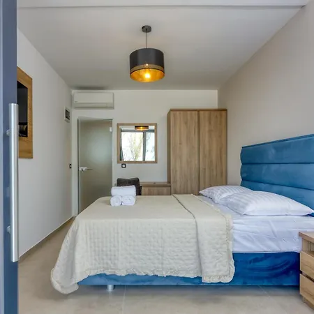 Sunrise Beachfront Ii 3* Πόρετς