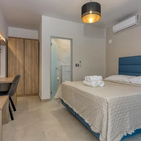Sunrise Beachfront Ii Nocleg ze śniadaniem Poreč